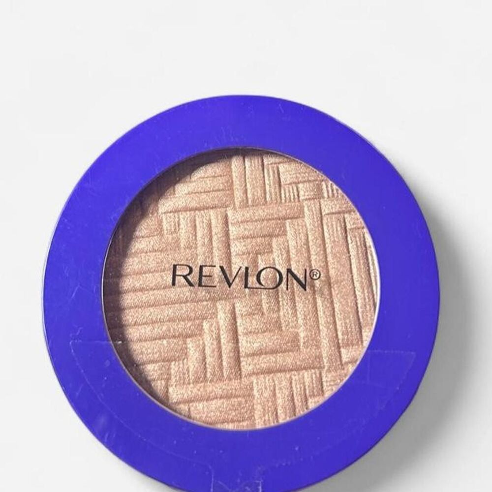 new Revlon glitz bomb highlighter
